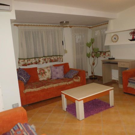 Aldom Apartments دراس المظهر الخارجي الصورة