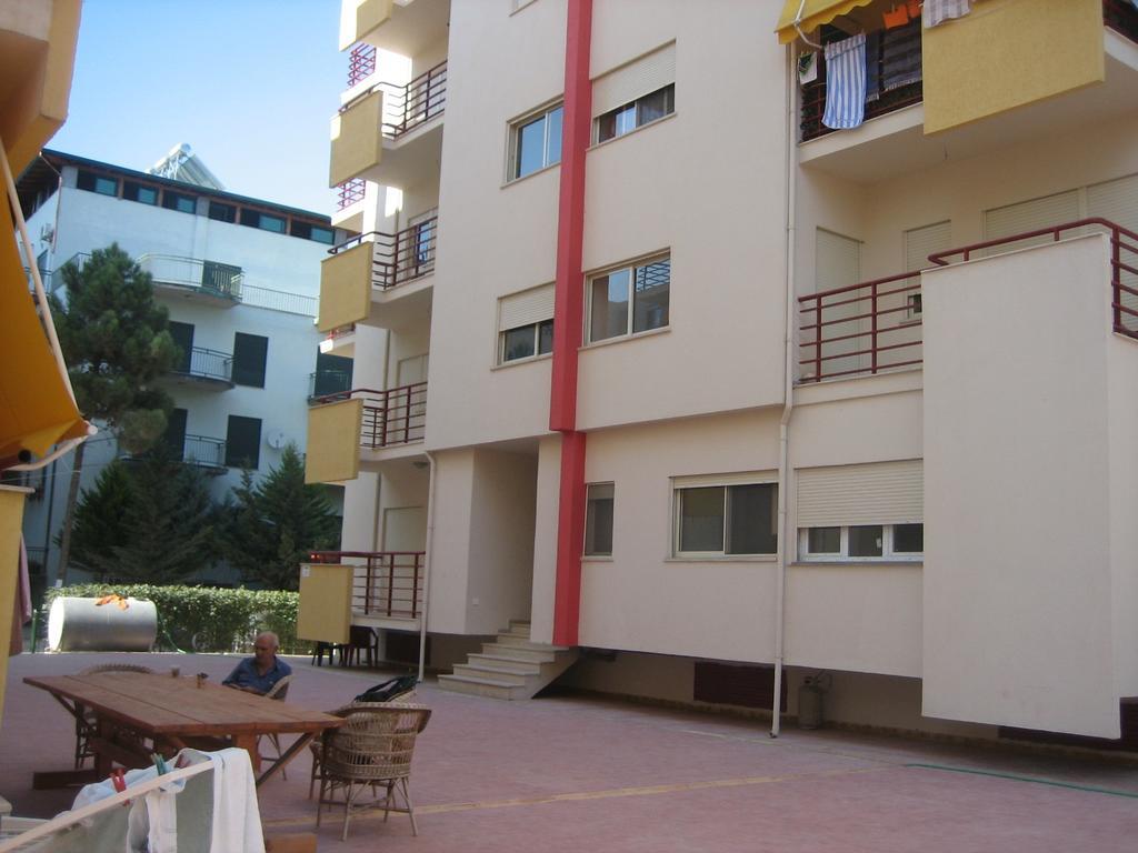 Aldom Apartments دراس المظهر الخارجي الصورة